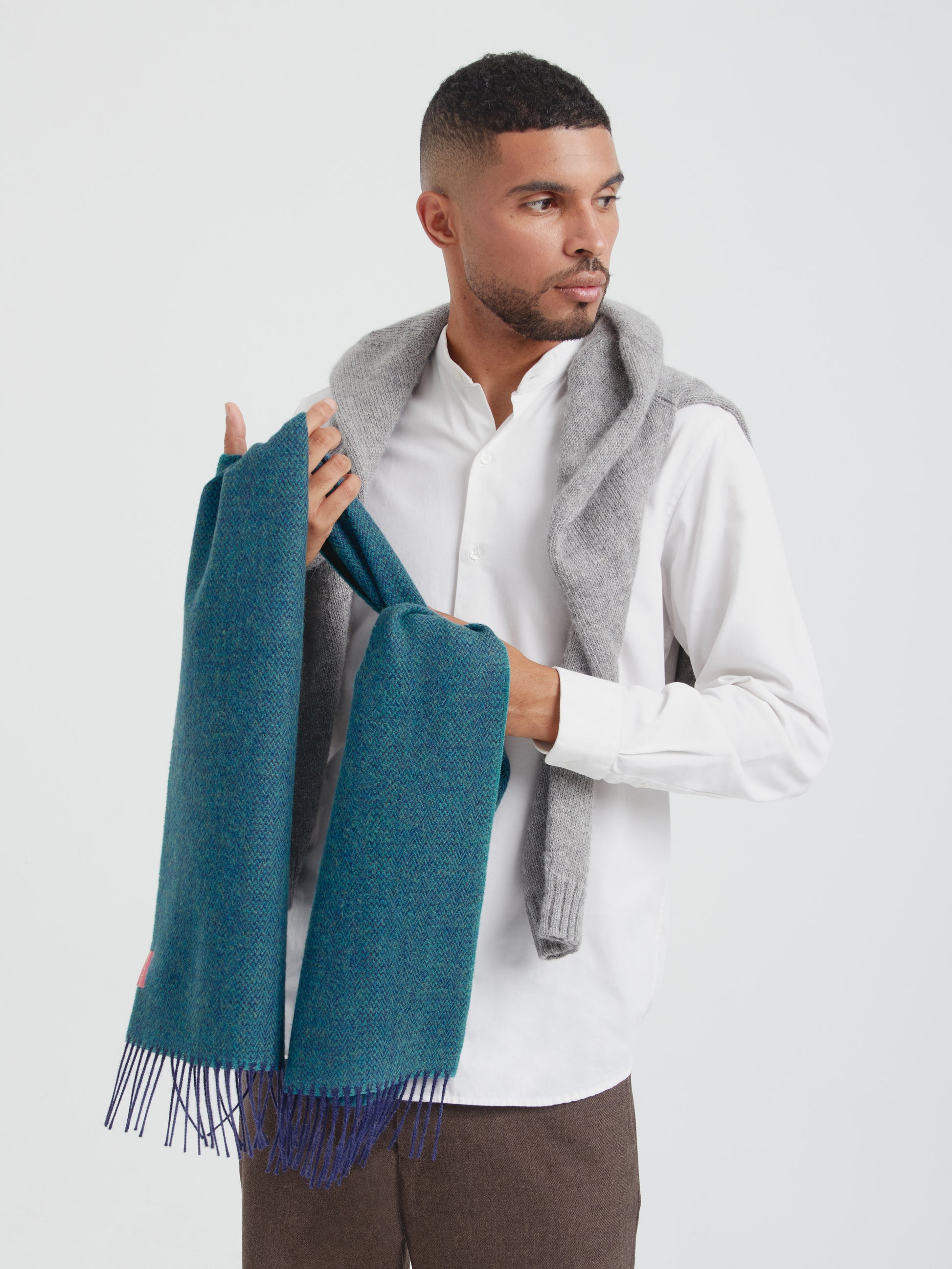 167443
