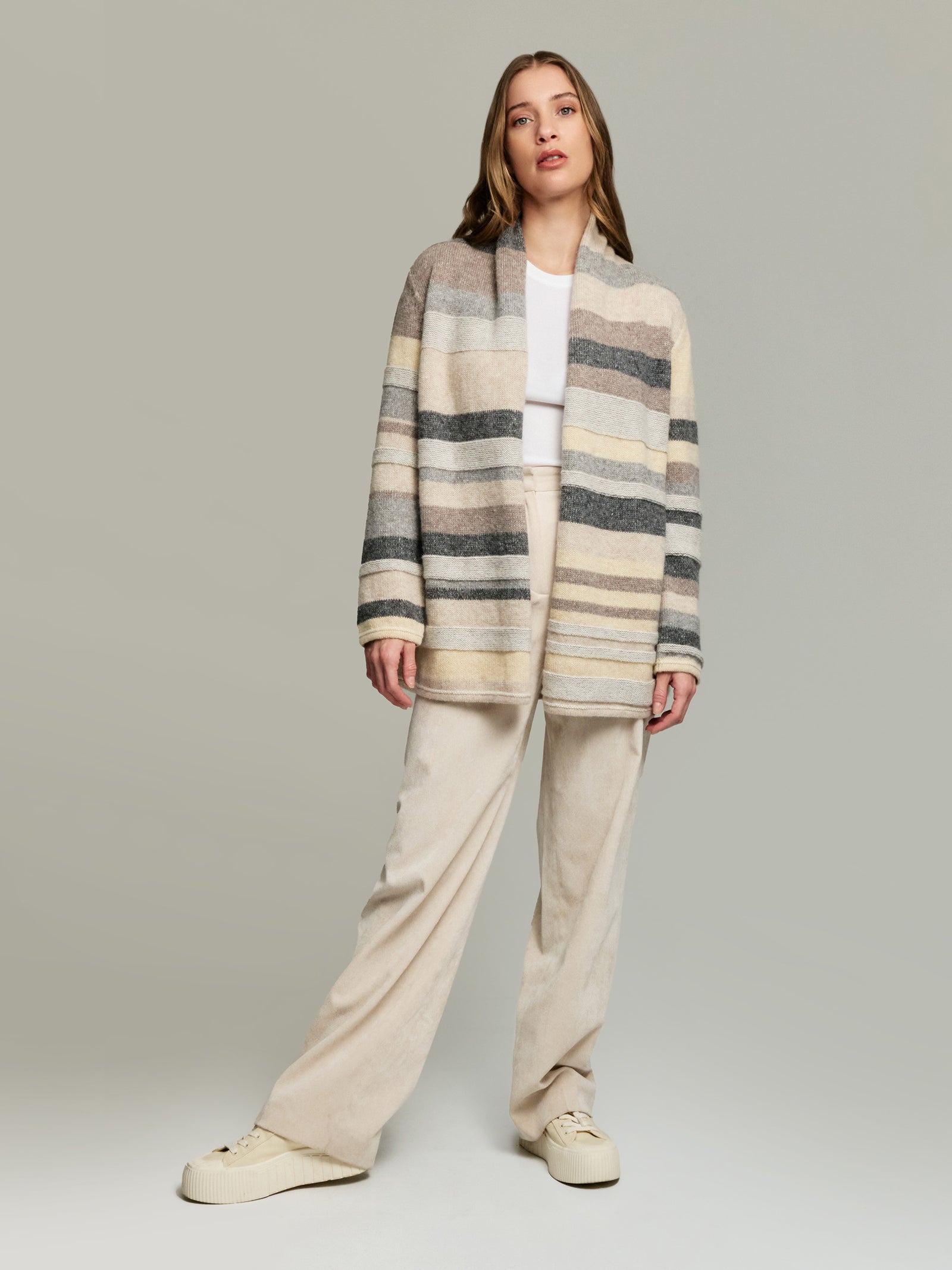 Cárdigan Yesterday Baby Alpaca Color Beige