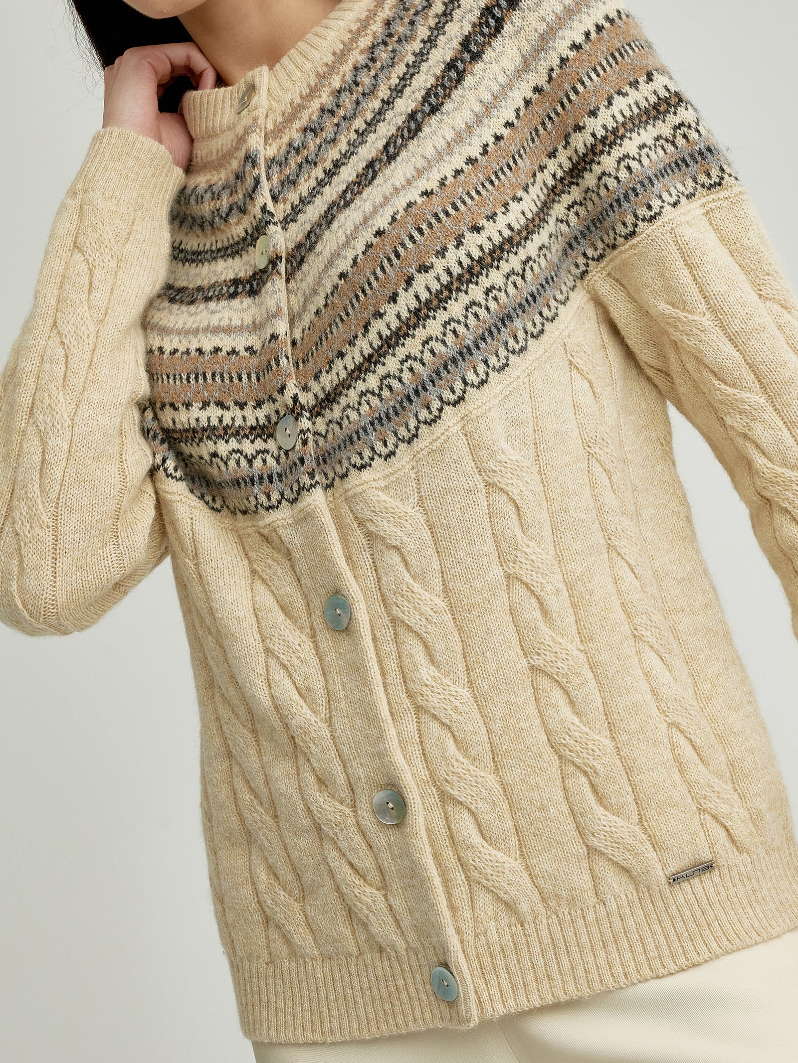 Cárdigan con canesú de alpaca bebé color beige