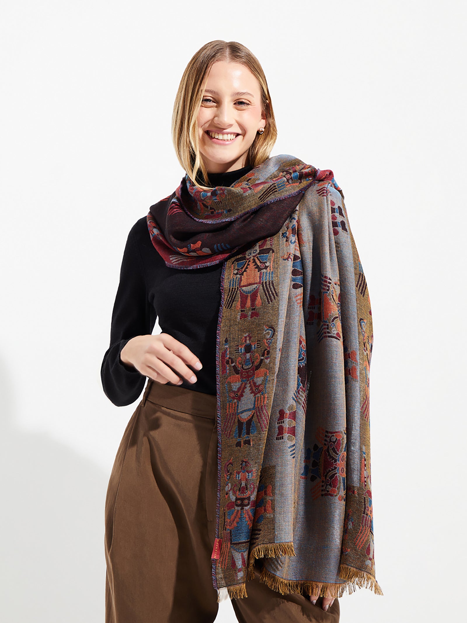 Nazca - 28 Chal Royal Alpaca &amp; Seda Color Negro