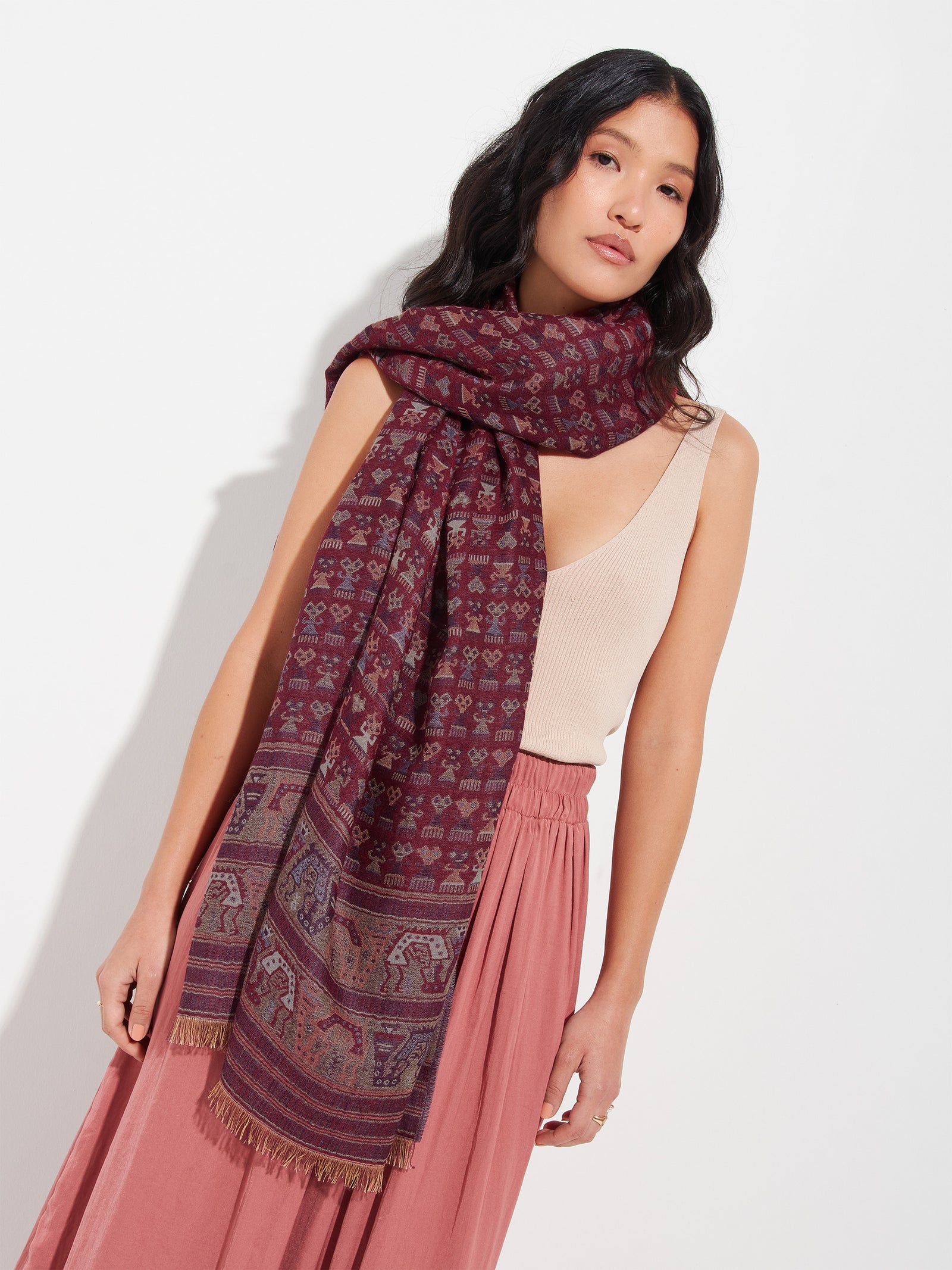 Lambayeque - 9 Shawl Royal Alpaca And Silk Color Red