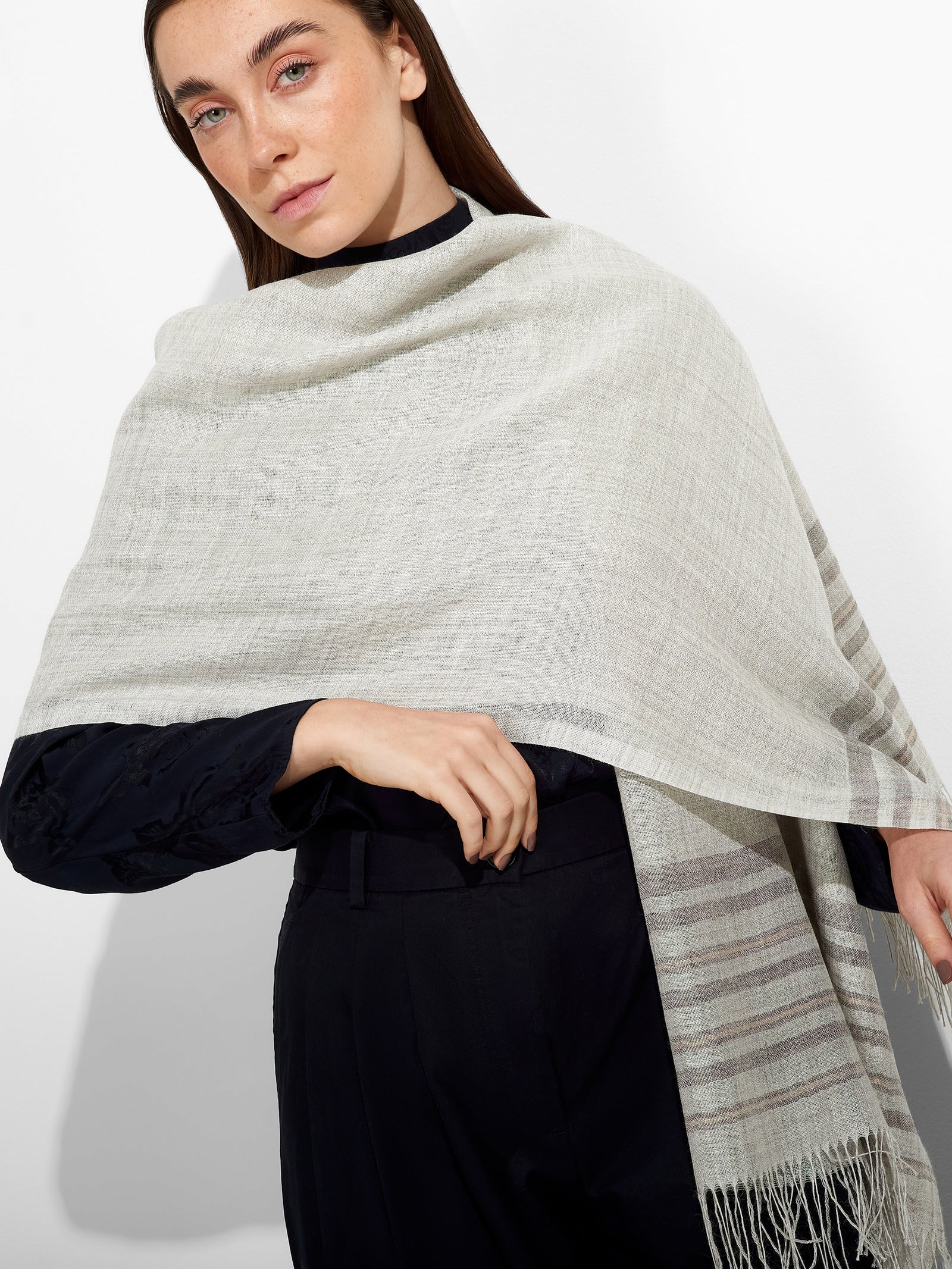 Chal Mao Baby Alpaca Color Gris