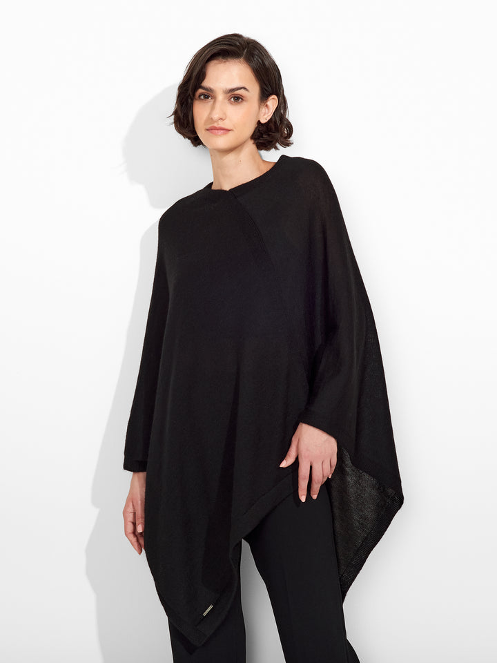 Poncho Almendra Baby Alpaca Color Negro