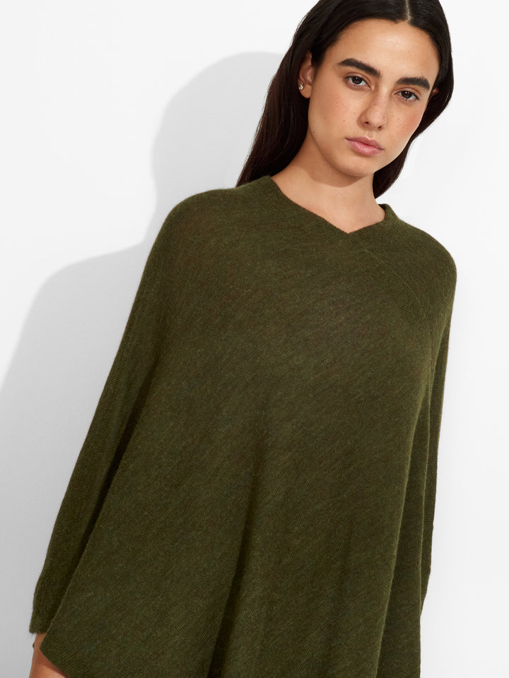 Almendra Poncho Baby Alpaca Color Green