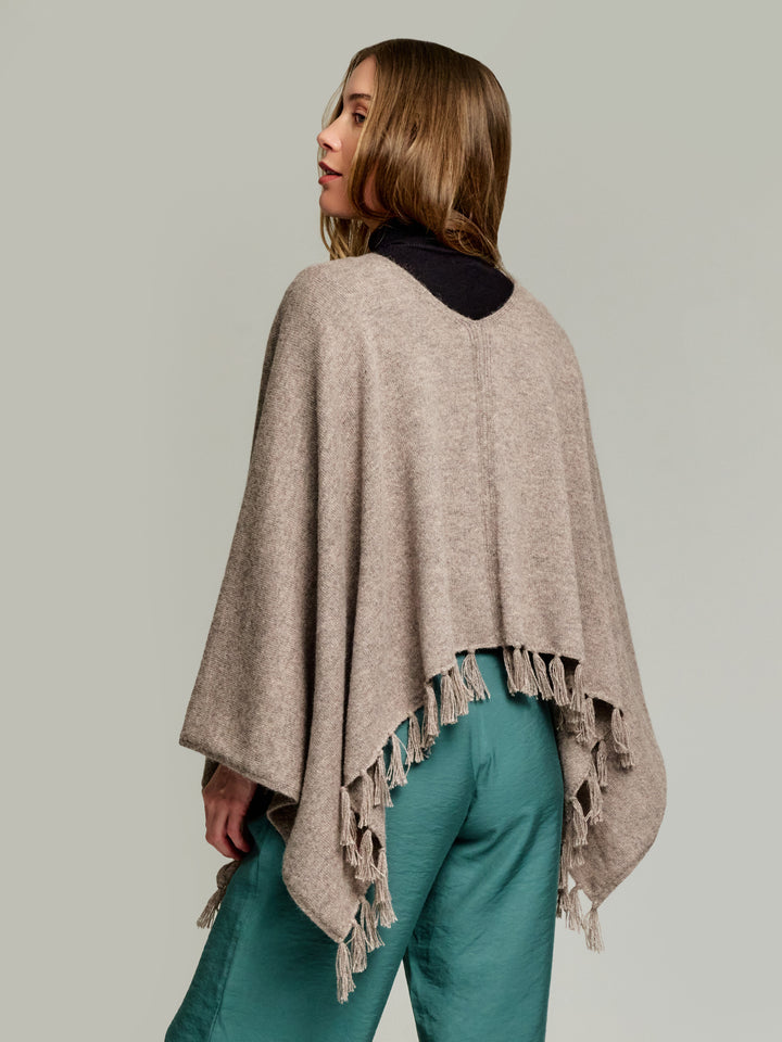 Poncho Escorpio Baby Alpaca Color Beige