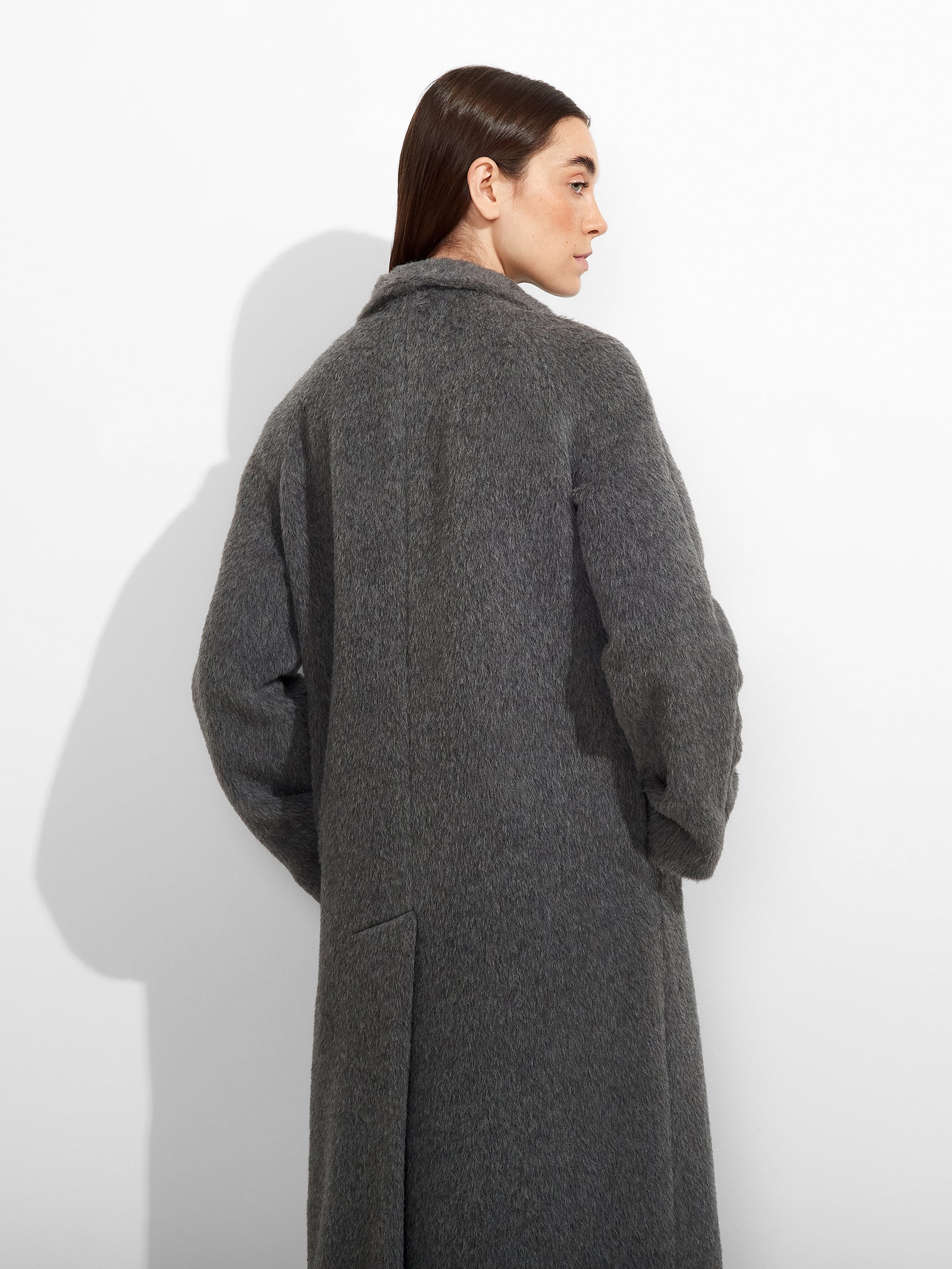 Abrigo Zurich Suri Alpaca Color Gris