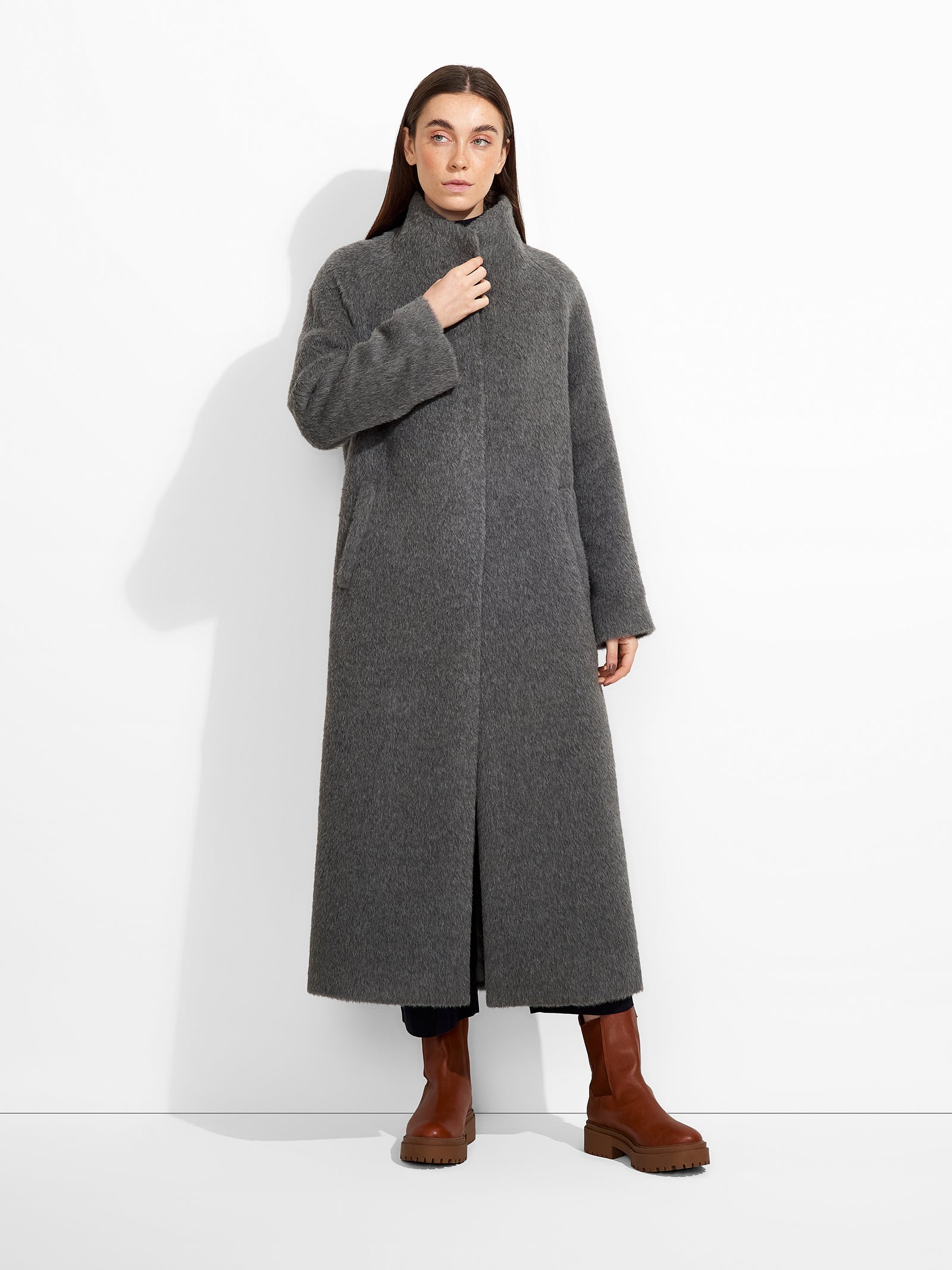Abrigo Zurich Suri Alpaca Color Gris