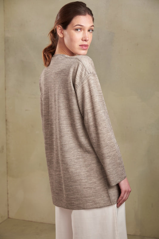 Cárdigan Tingo Baby Alpaca Color Trueno y Crudo