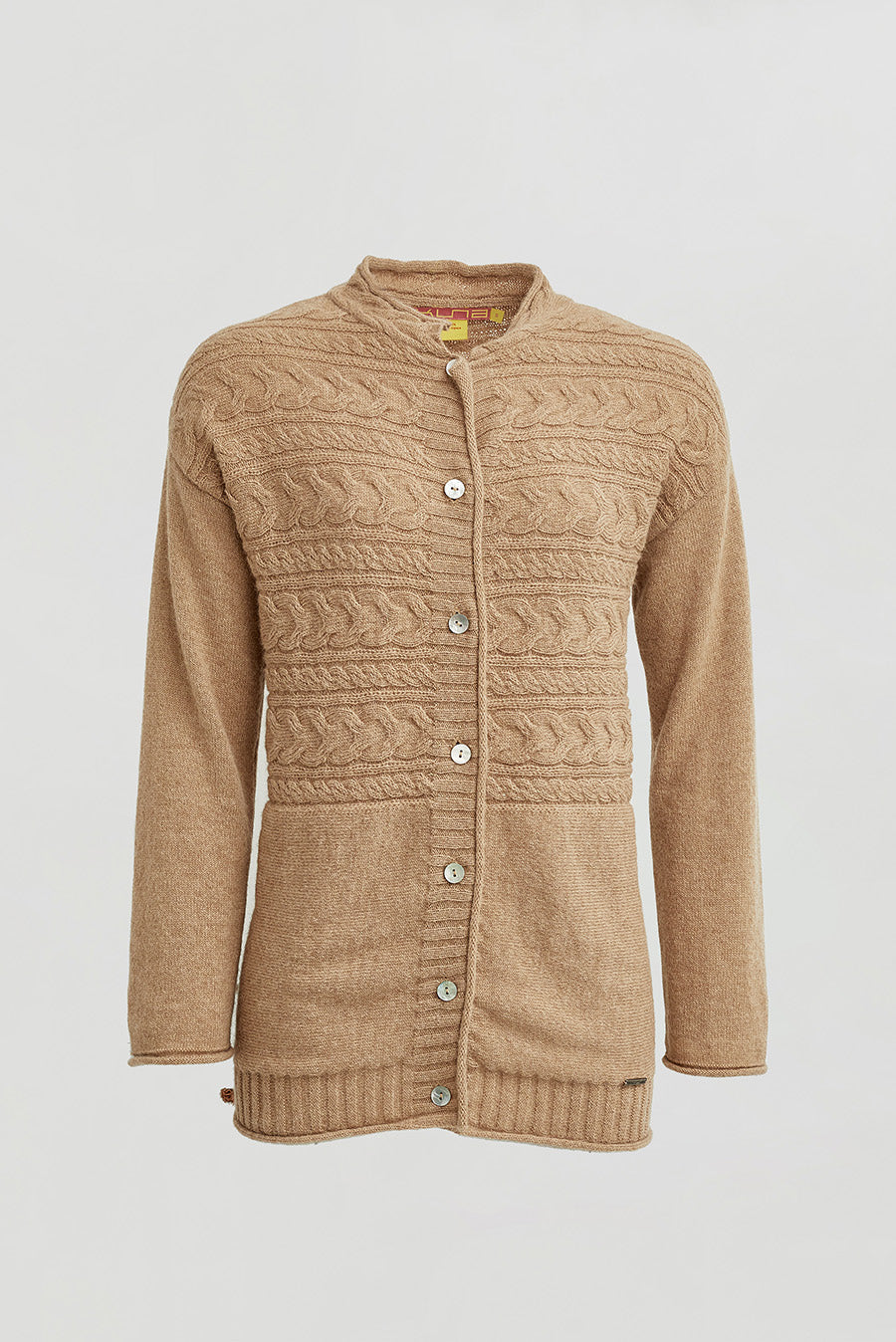 Cárdigan de invierno de alpaca bebé color rebozuelo