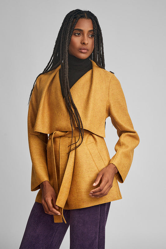 Abrigo Whitney de alpaca color senape