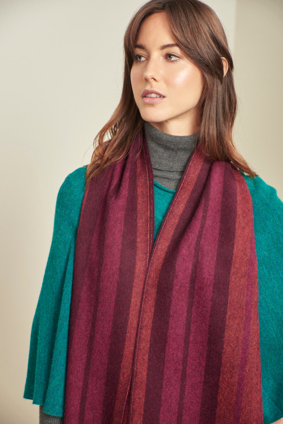 Pearshap Guinda Scarf Baby Alpaca Color Burgundy