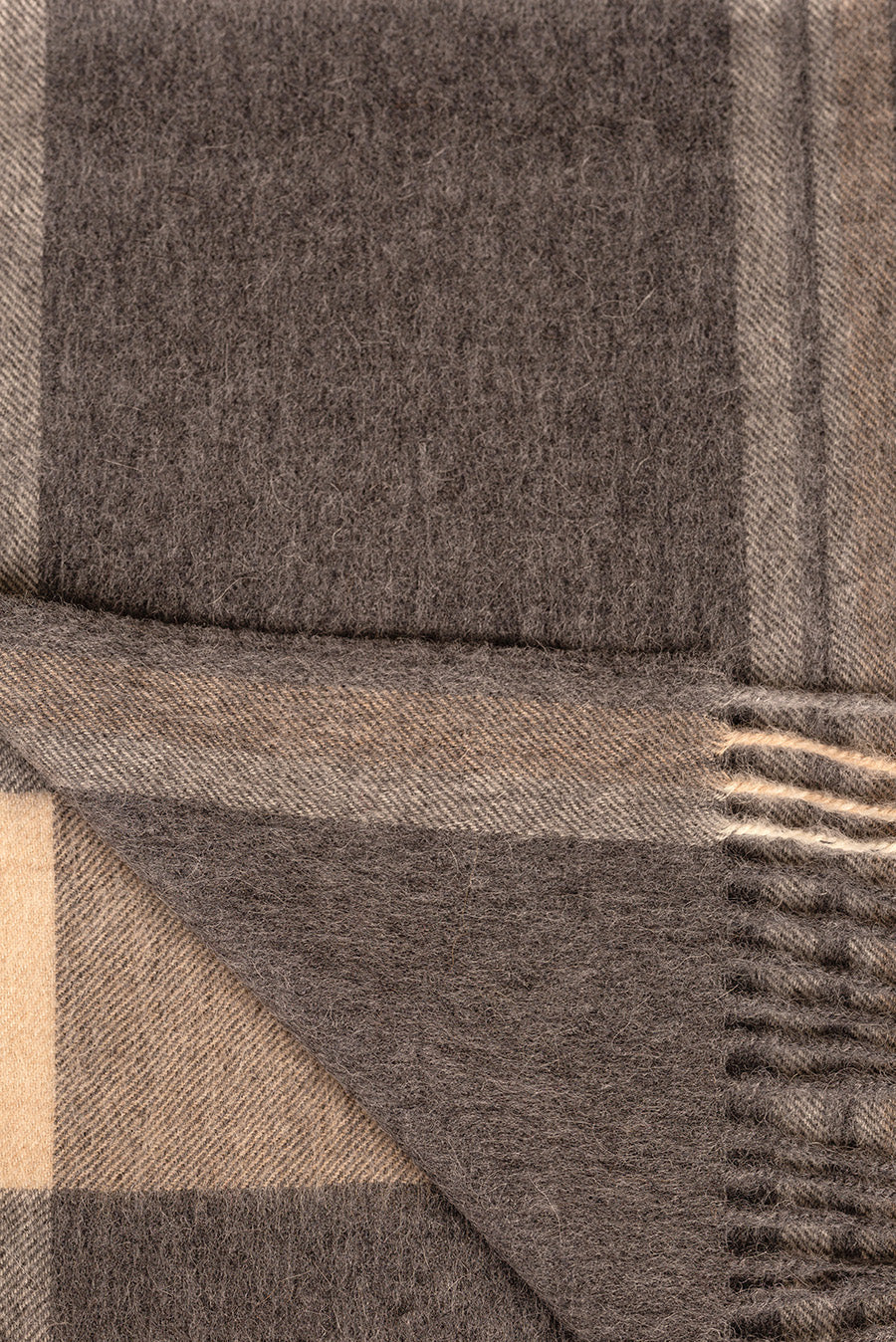 Peltro -B Scarf Baby Alpaca Color Grey