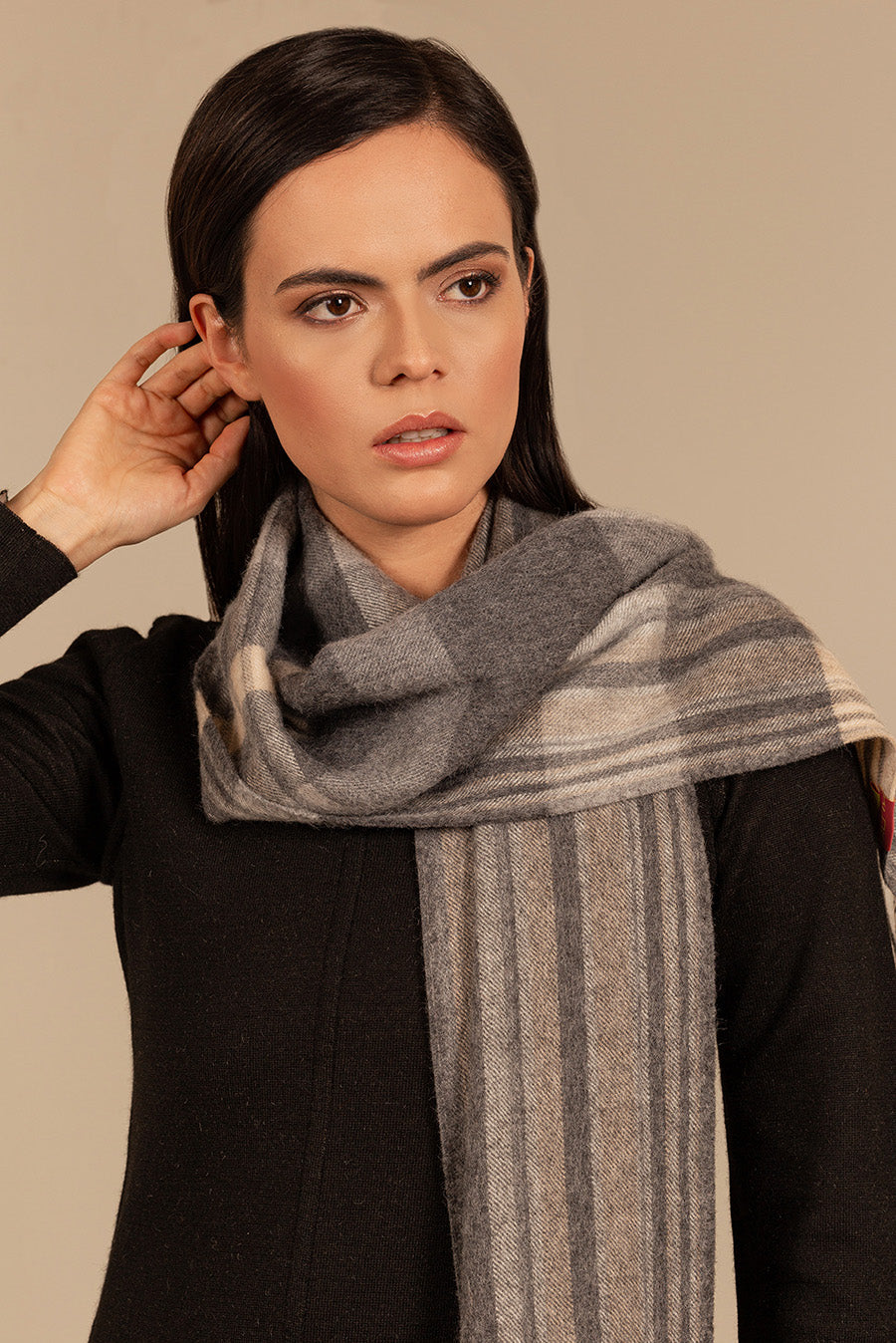 Peltro -B Scarf Baby Alpaca Color Grey