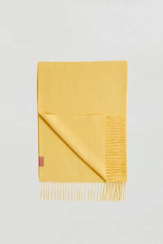Adrian Bufanda Baby Alpaca Color Amarillo Mantequilla