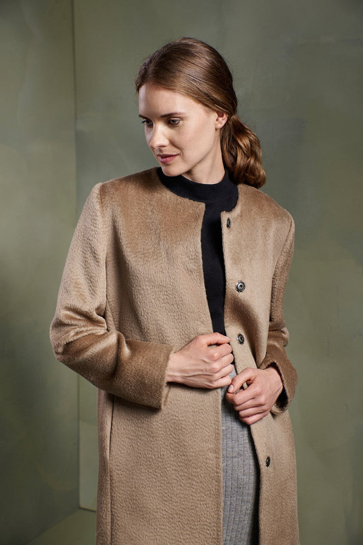 Arcilla color suri de alpaca bebé Thea Coat