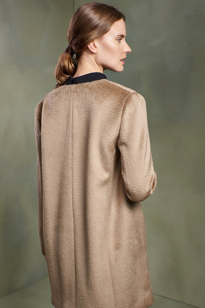 Arcilla color suri de alpaca bebé Thea Coat