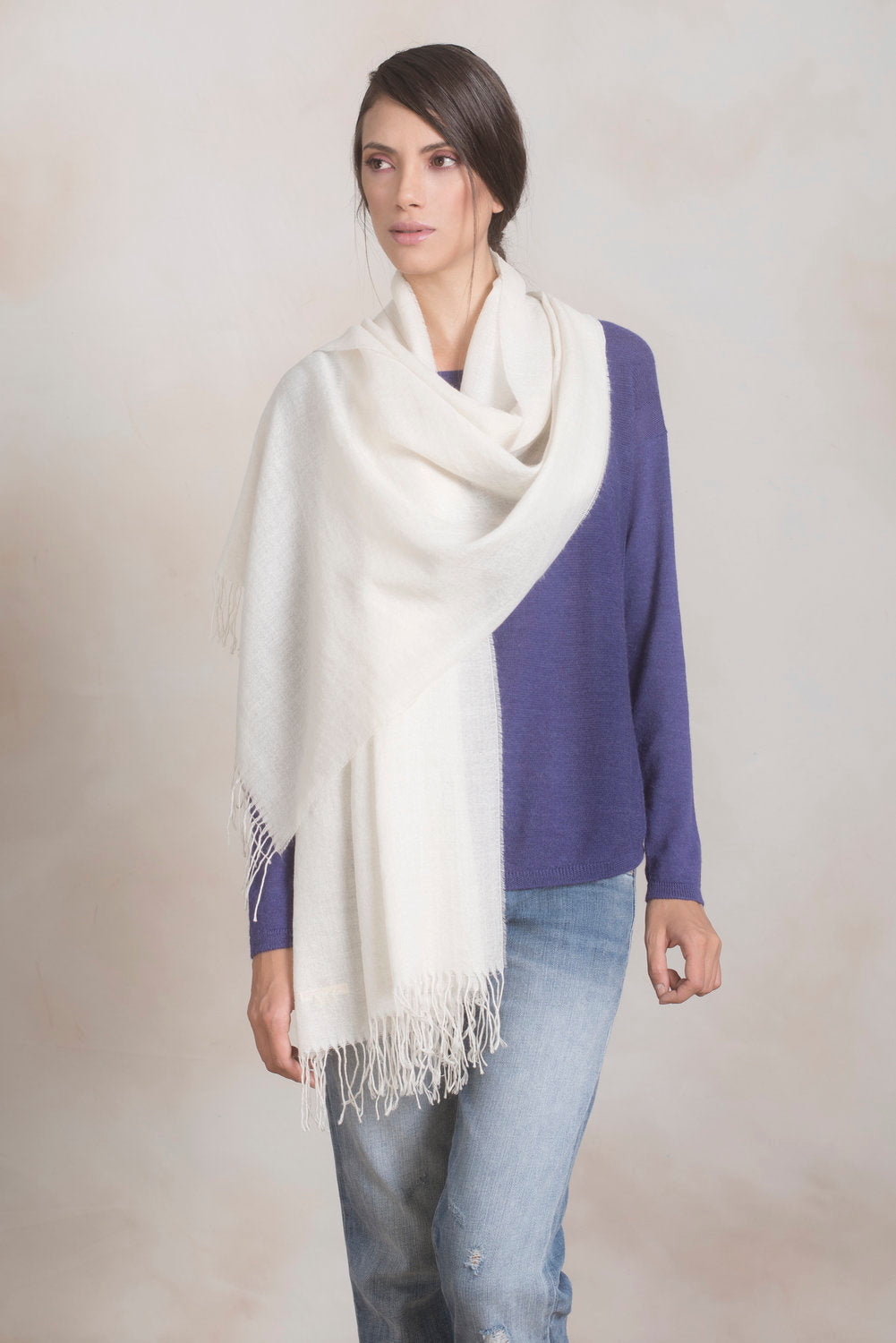 Japones Shawl Baby Alpaca Color Ecru