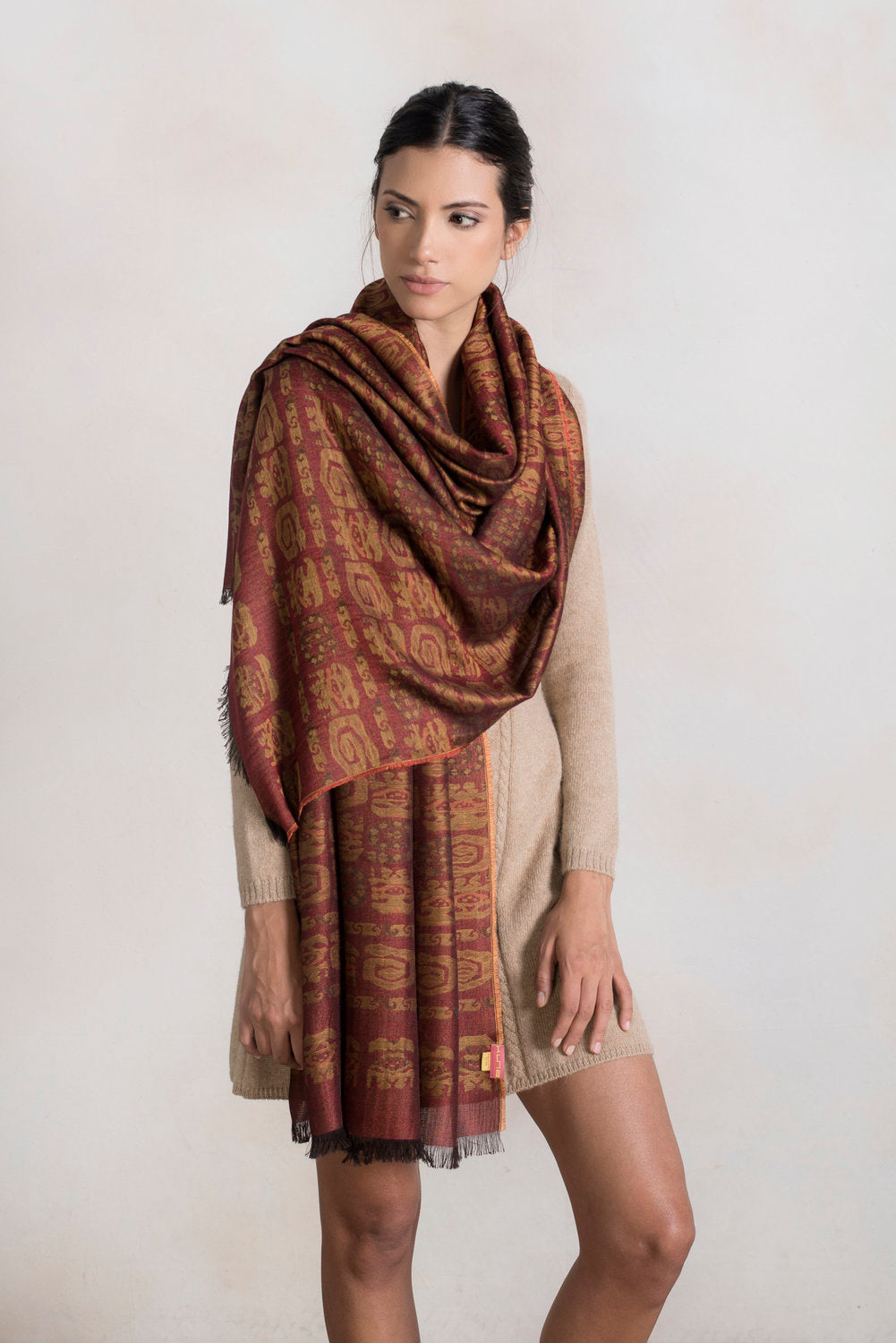 Lambayeque - 6 Shawl Royal Alpaca & Silk Color Burdeos