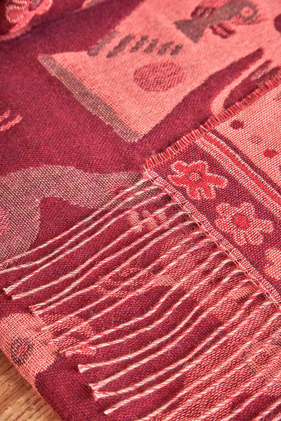 Nazca - 13 Mantón Baby Alpaca Color Guinda