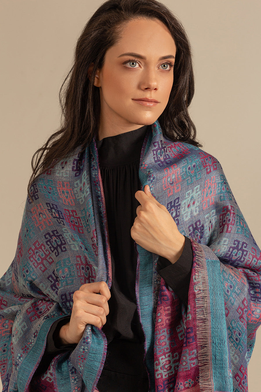 Nazca - 26 Chal Royal Alpaca &amp; Seda Color Azul Claro