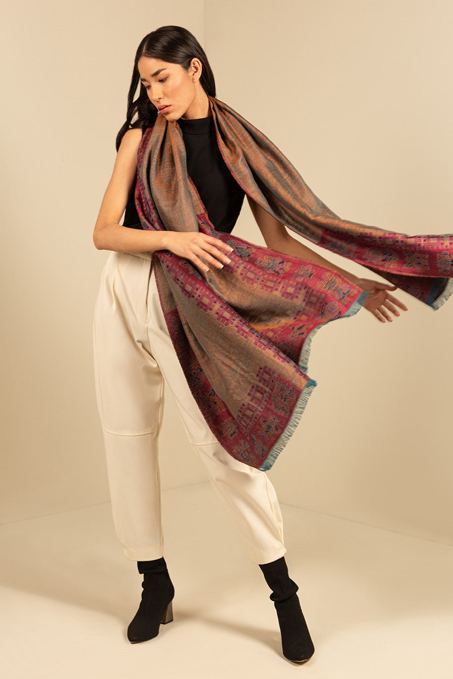 Nazca - 27 Chal Royal Alpaca &amp; Seda Color Azul