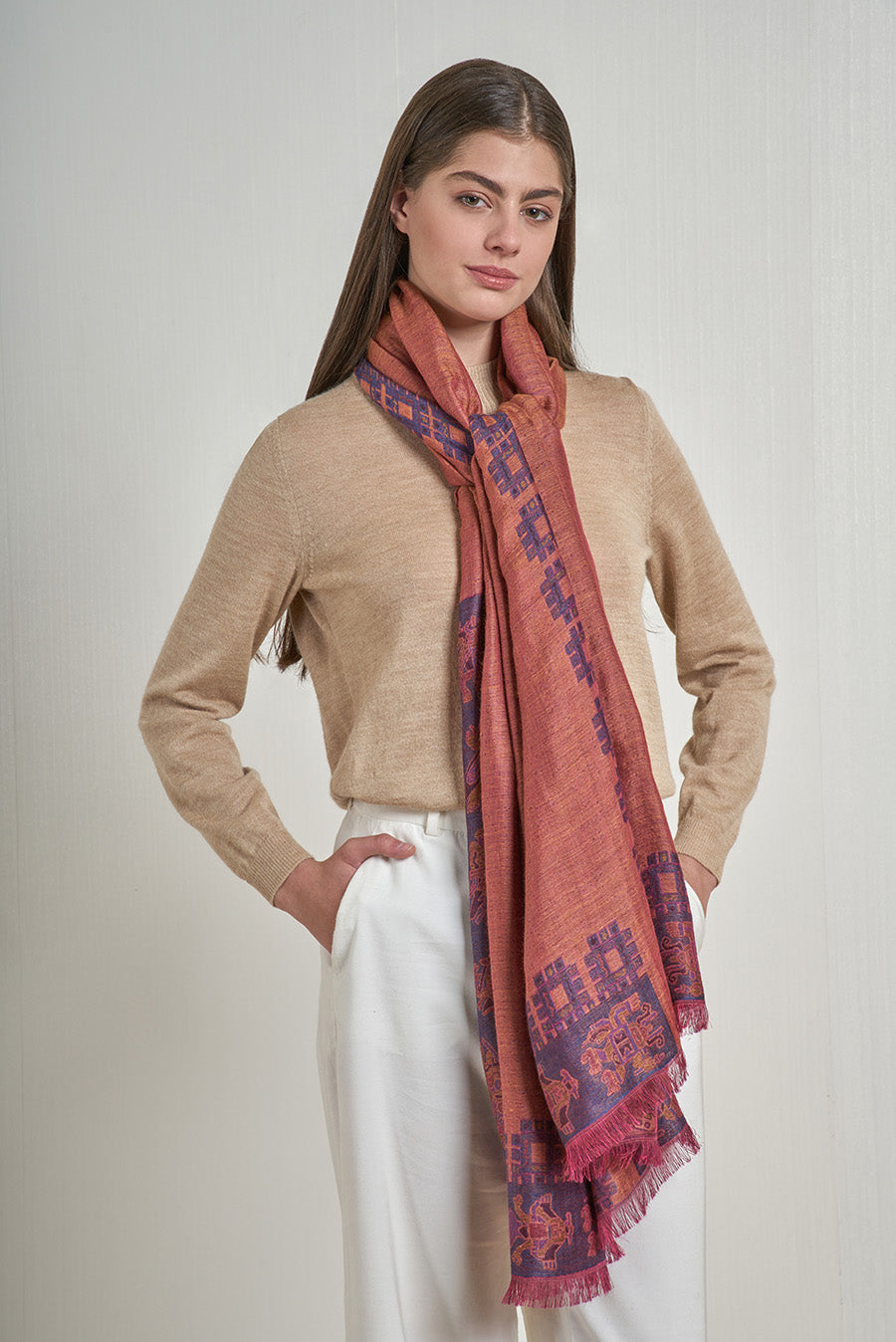 Nazca - 27 Mantón Royal Alpaca y Seda Color Guinda