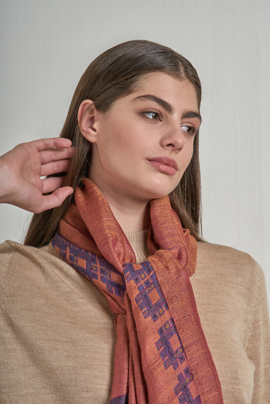 Nazca - 27 Mantón Royal Alpaca y Seda Color Guinda