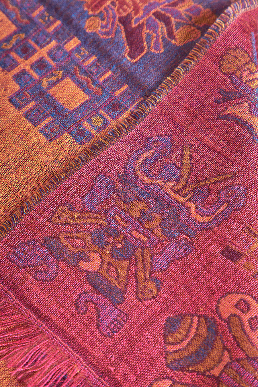 Nazca - 27 Mantón Royal Alpaca y Seda Color Guinda