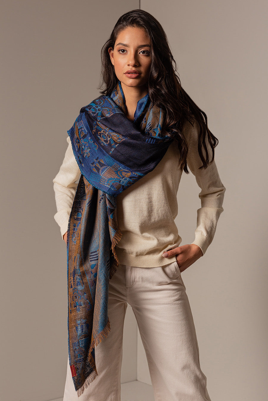Nazca - 28 Chal Royal Alpaca &amp; Seda Color Azul