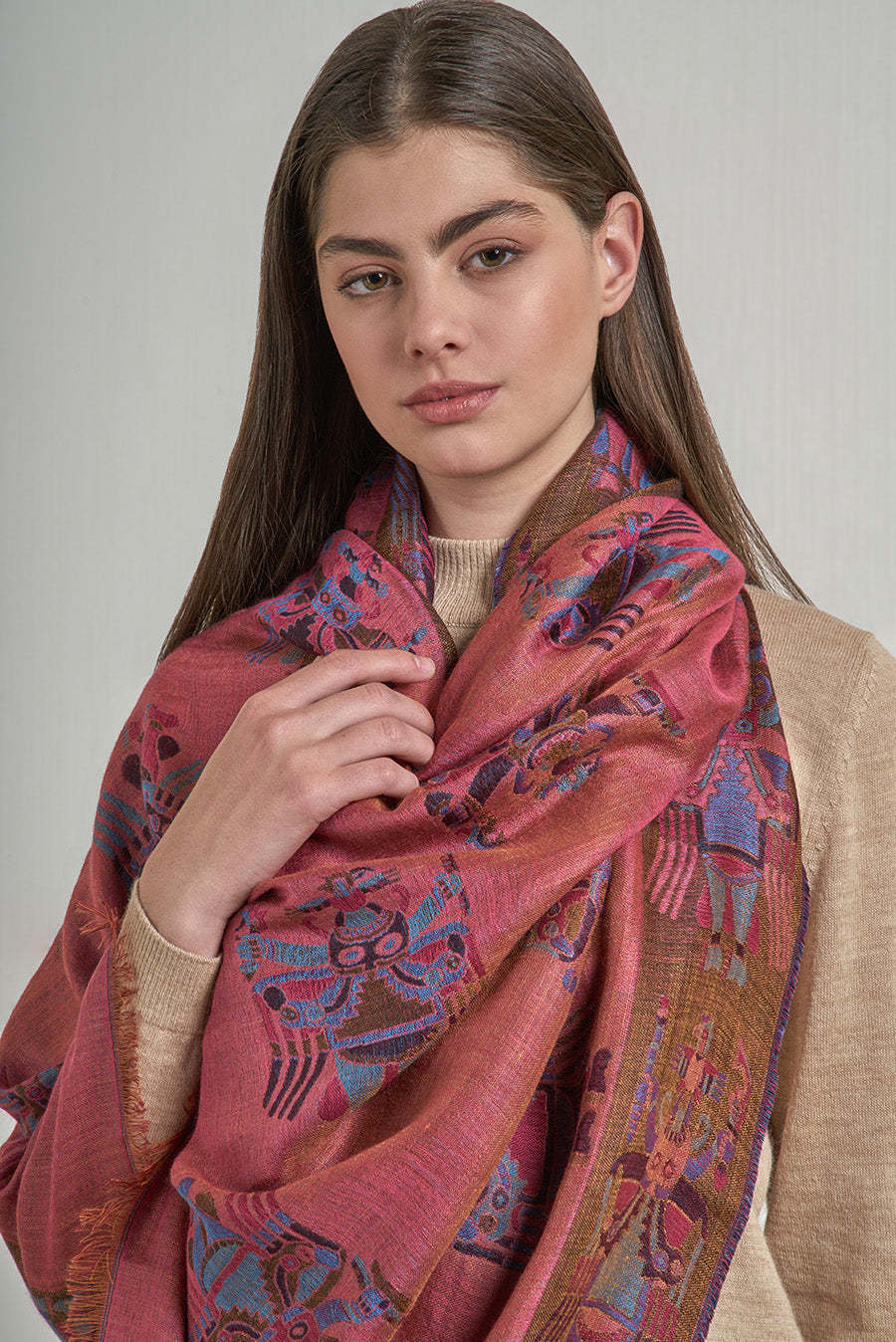 Nazca - 28 Mantón Royal Alpaca y Seda Color Guinda