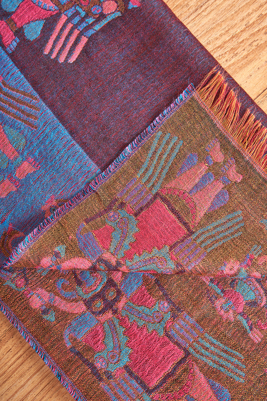 Nazca - 28 Mantón Royal Alpaca y Seda Color Guinda