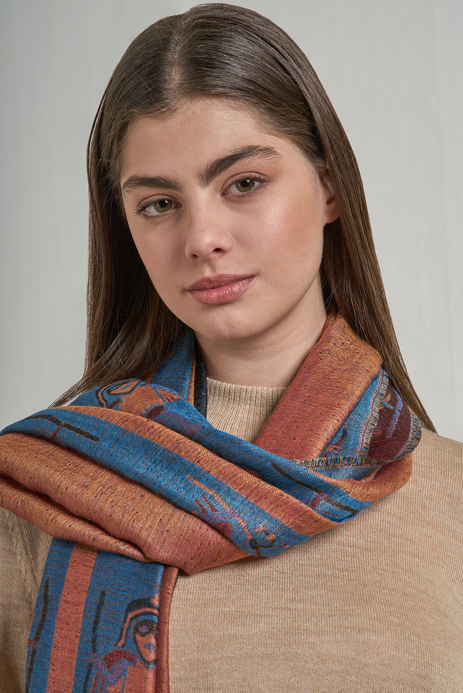 Nazca - 29 Chal Royal Alpaca &amp; Seda Color Negro