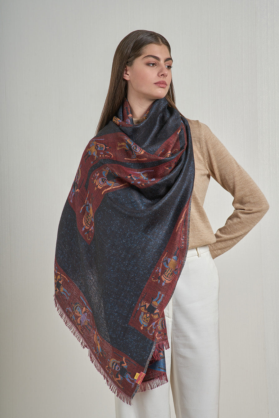 Nazca - 29 Chal Royal Alpaca &amp; Seda Color Negro
