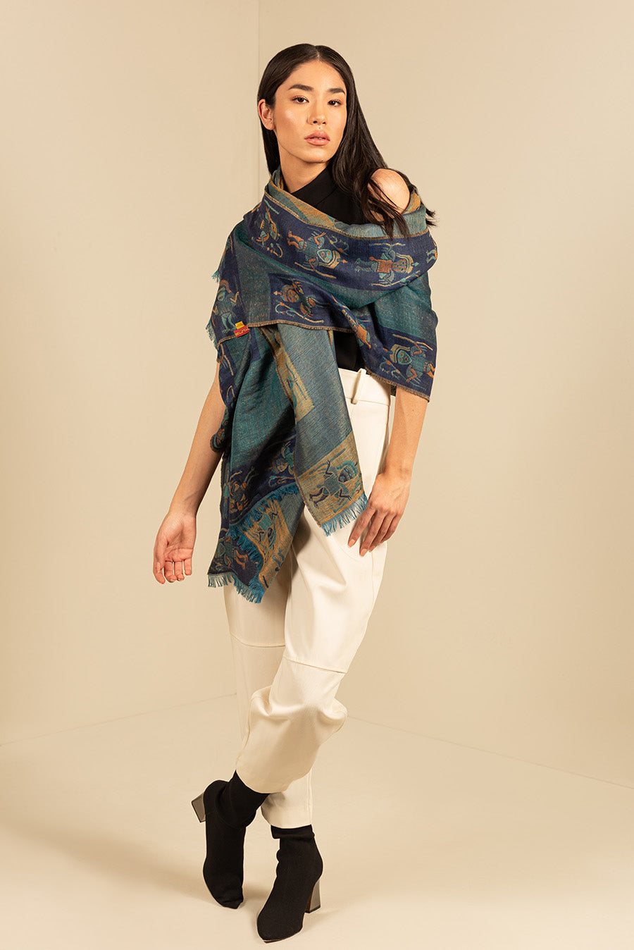 Nazca - 30 Chales Royal Alpaca &amp; Seda Color Azul