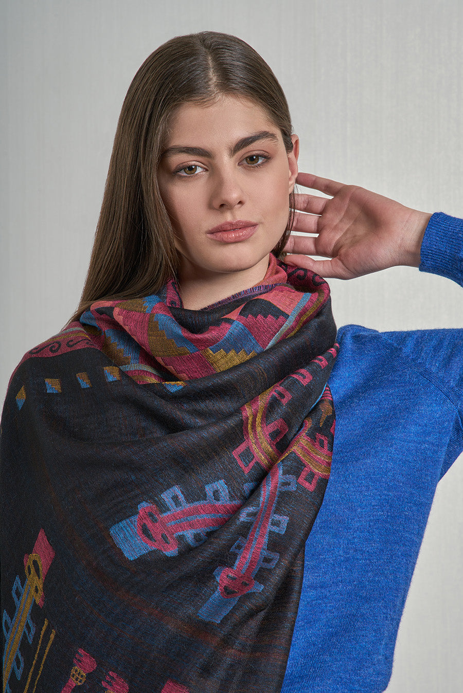 Nazca - 32 Chal Royal Alpaca &amp; Seda Color Negro