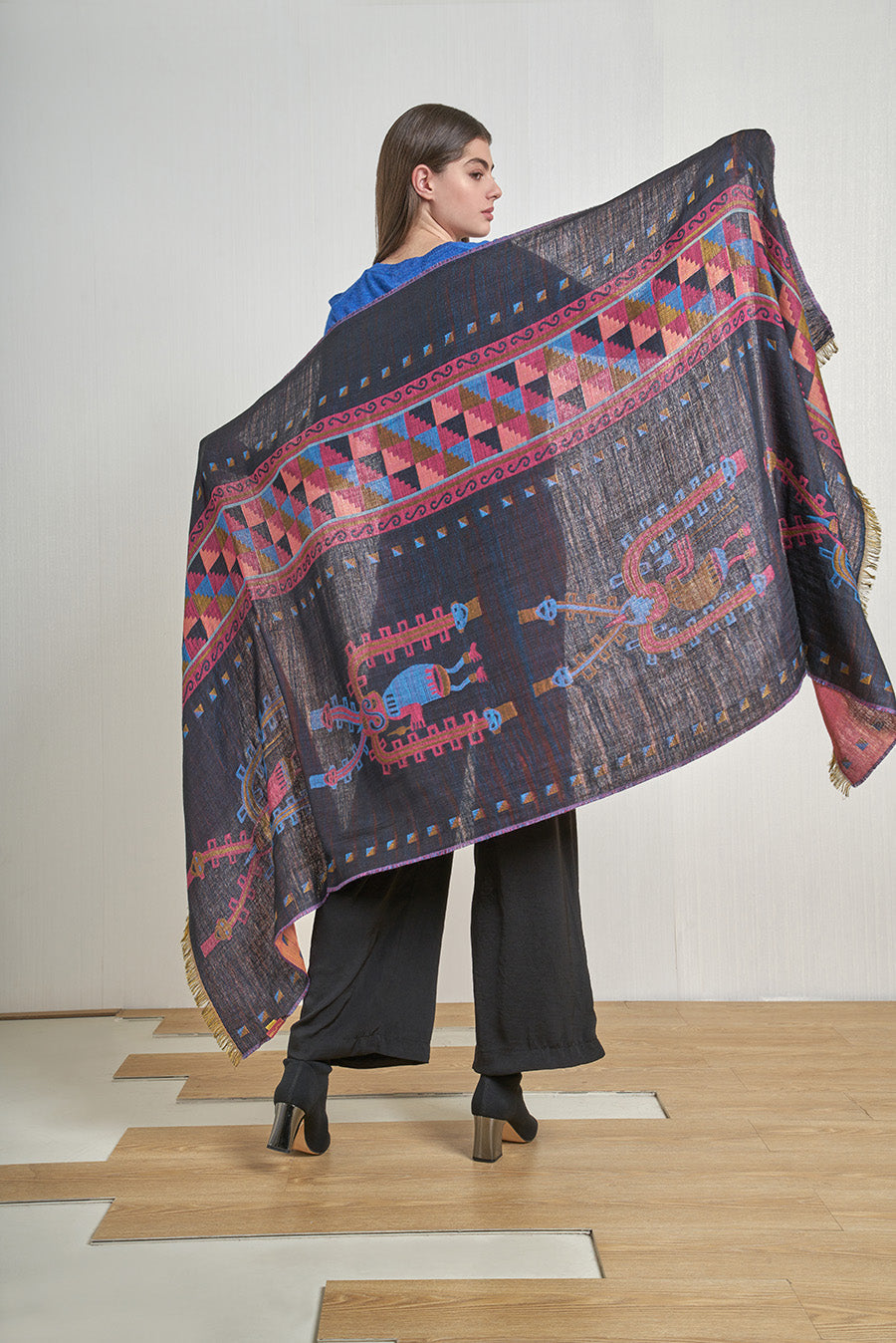 Nazca - 32 Chal Royal Alpaca &amp; Seda Color Negro