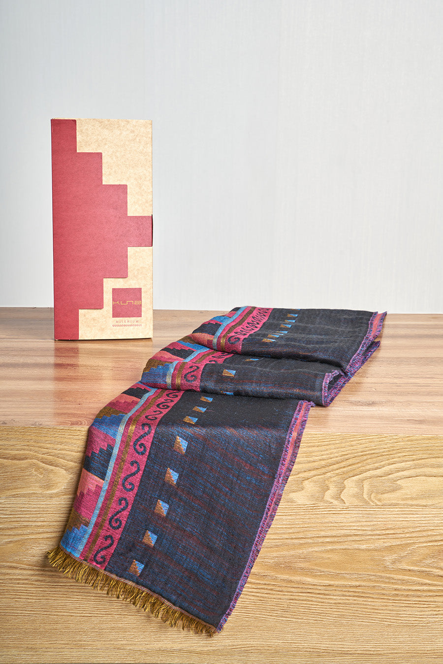 Nazca - 32 Chal Royal Alpaca &amp; Seda Color Negro