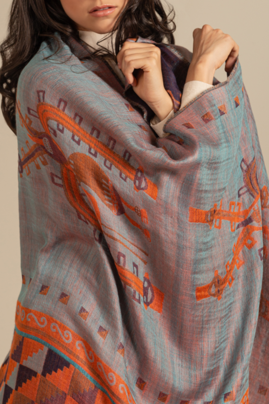 Nazca - 32 Mantón Royal Alpaca &amp; Seda Color Azul Oscuro