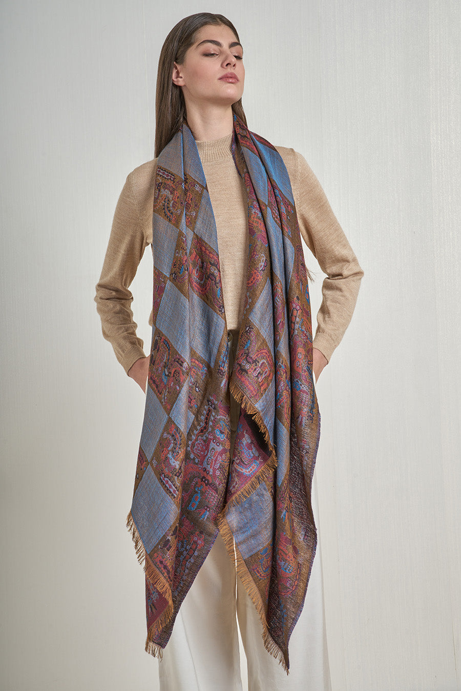 Nazca - 33 Chal Royal Alpaca &amp; Seda Color Negro