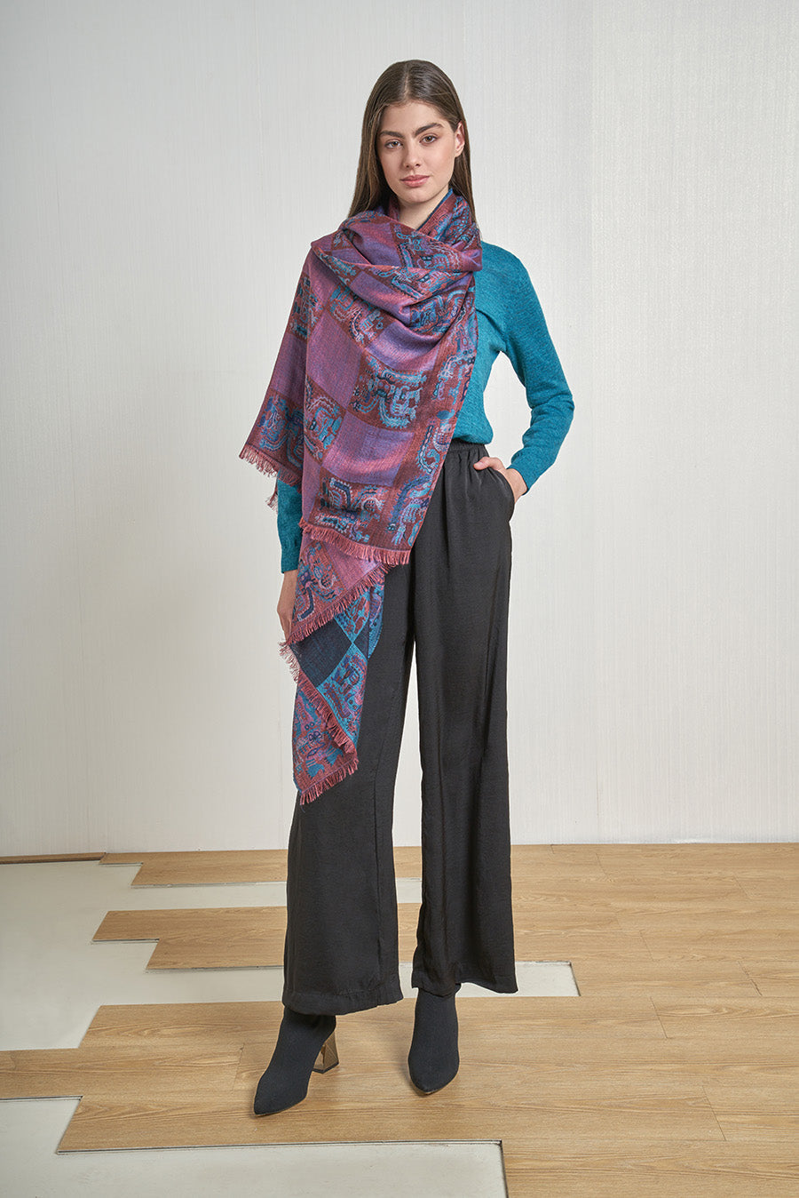 Nazca - 33 Chal Royal Alpaca &amp; Seda Color Azul