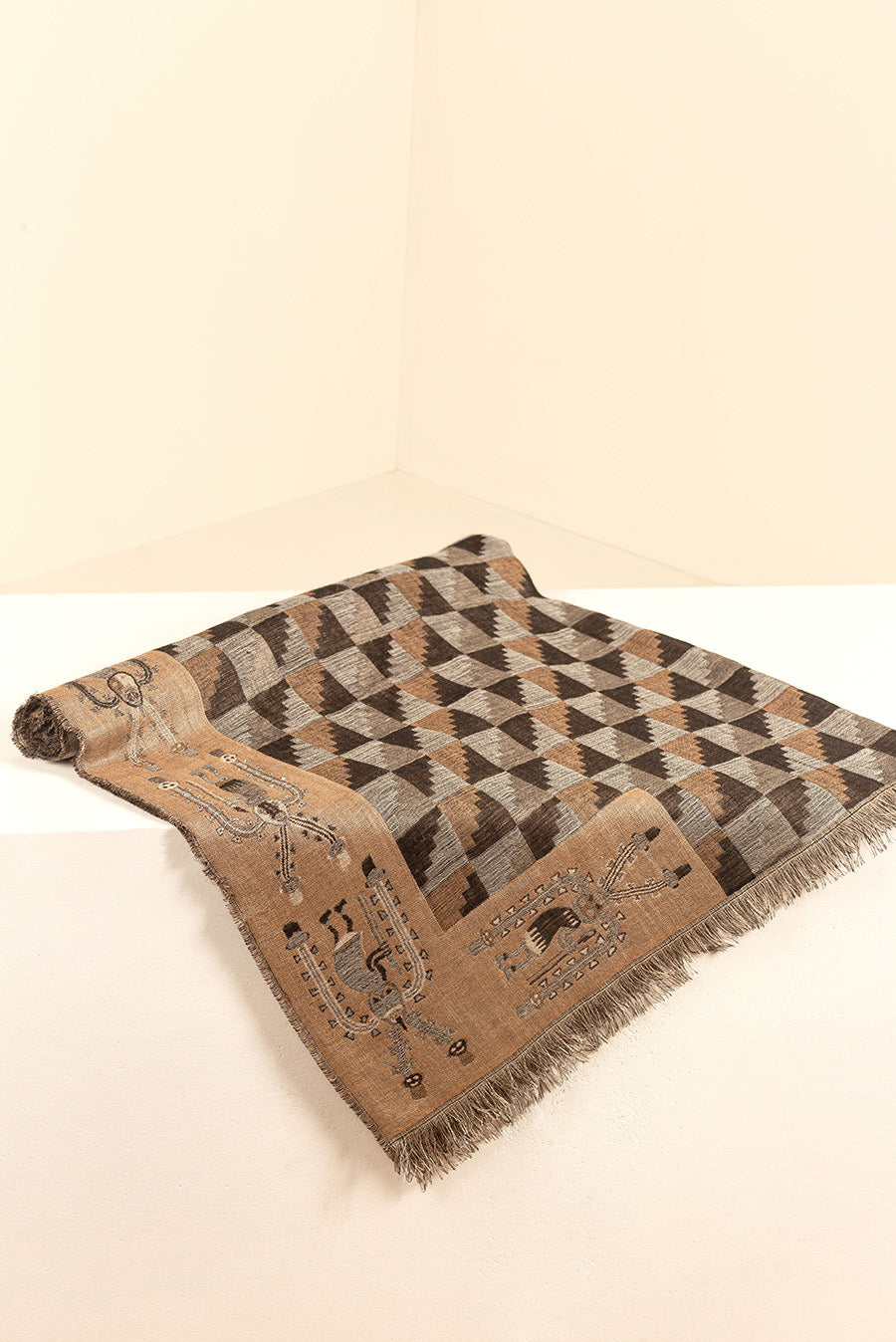 Nazca - 31 Chal Royal Alpaca &amp; Seda Color Negro