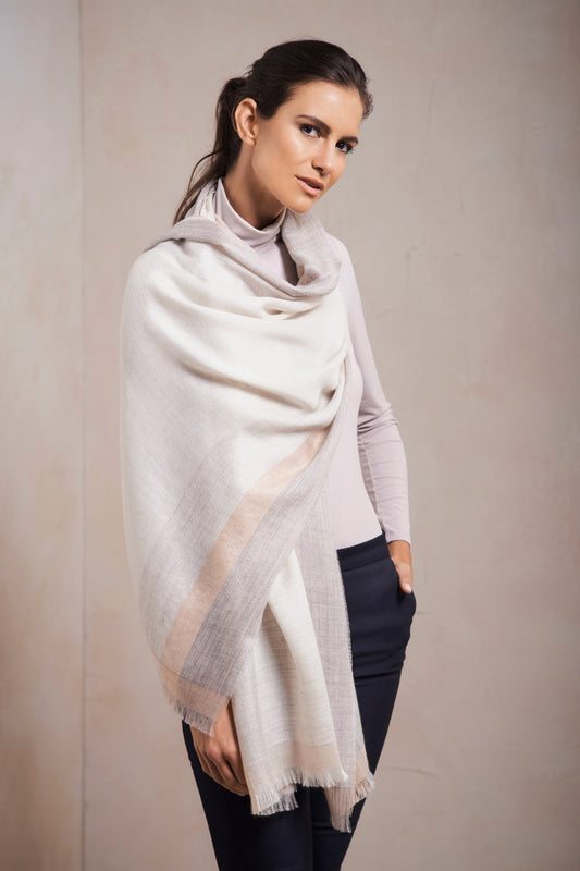 Bufanda Chal Baby Alpaca Color Beige