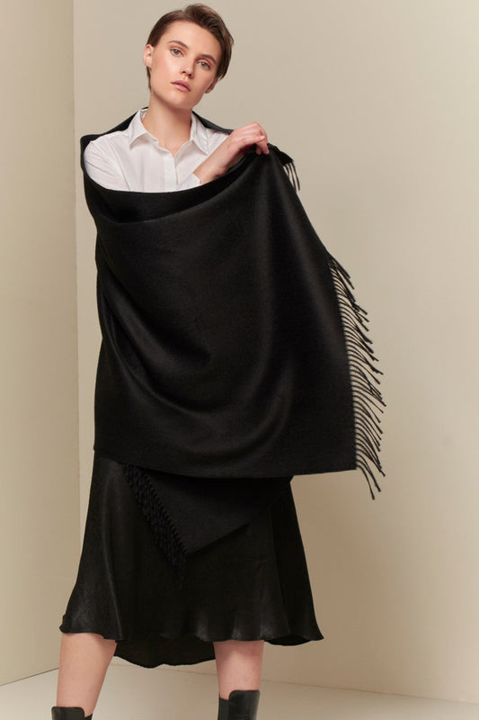 Chal Bali Baby Alpaca Suri Color Negro
