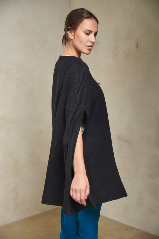 Capa Sylvianne Baby Alpaca Color Negro