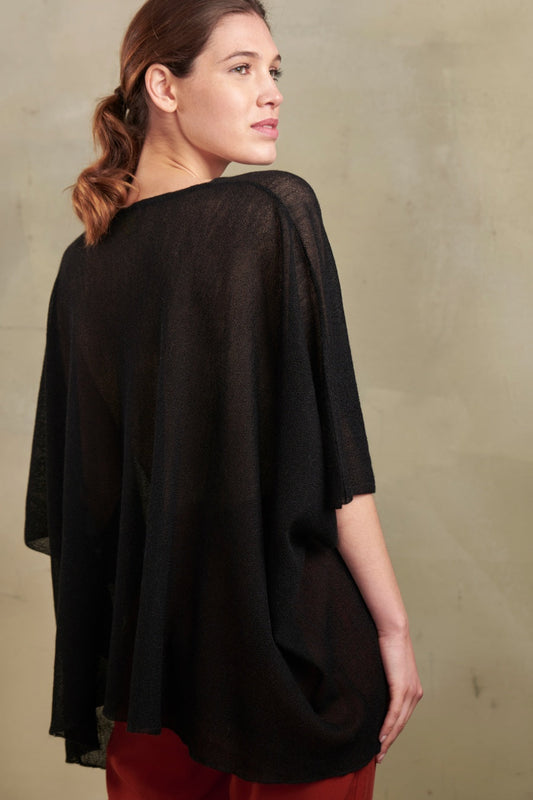 Poncho Romanov Baby Alpaca Color Negro