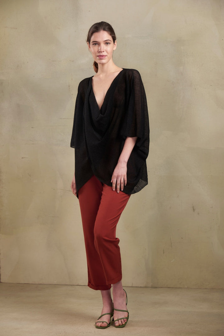 Poncho Romanov Baby Alpaca Color Negro