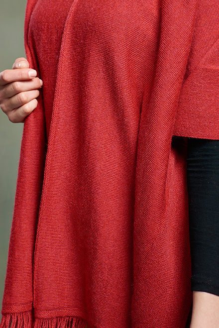 Poncho Taboa Baby Alpaca Color Ruibarbo