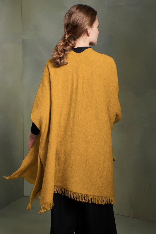 Capa Tibra Baby Alpaca Color Senape y Crudo