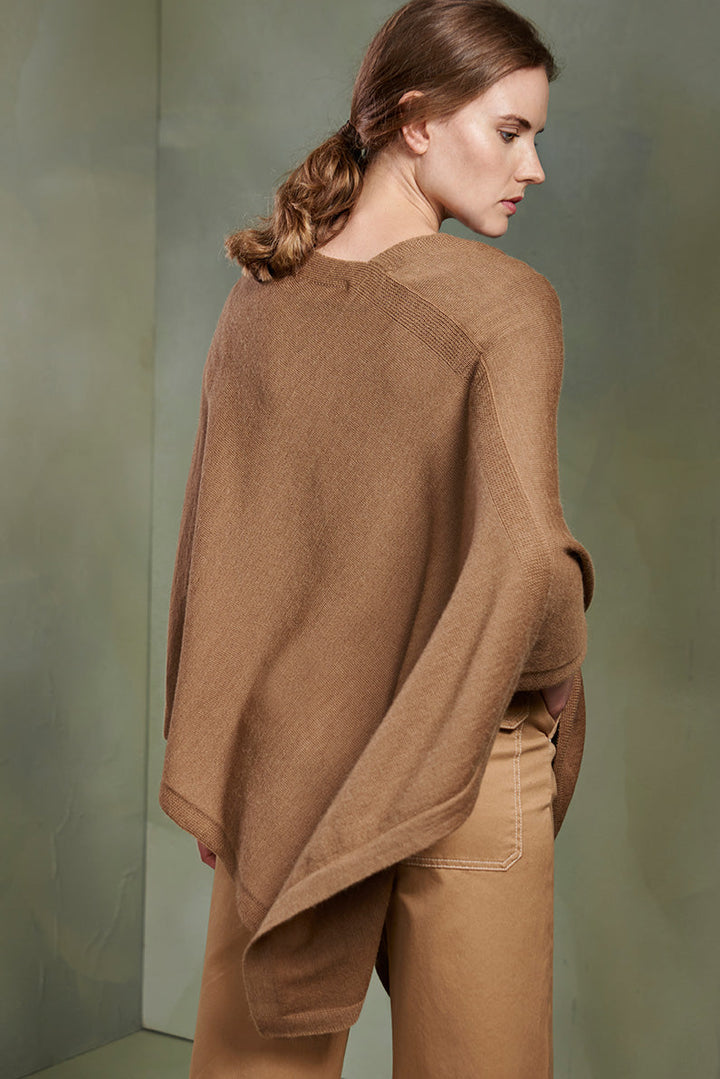 Almendra Poncho Baby Alpaca Color Camel