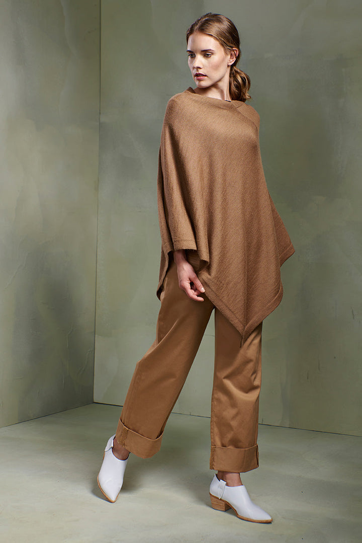 Almendra Poncho Baby Alpaca Color Camel